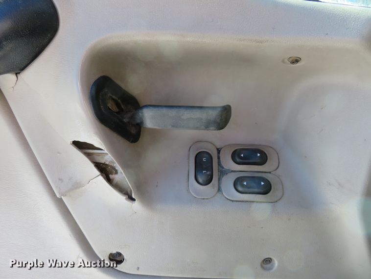 image for item GT9521 2006 Sterling LT9500  dump truck