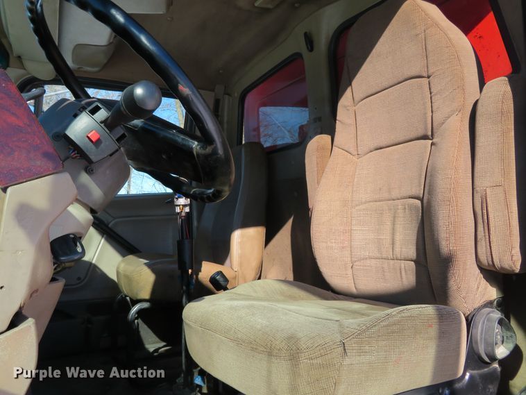 image for item GT9521 2006 Sterling LT9500  dump truck