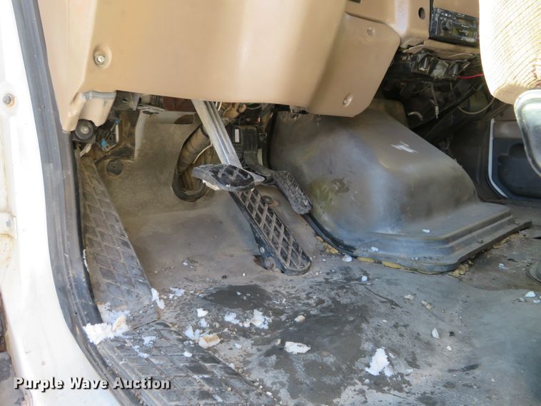 image for item GT9521 2006 Sterling LT9500  dump truck