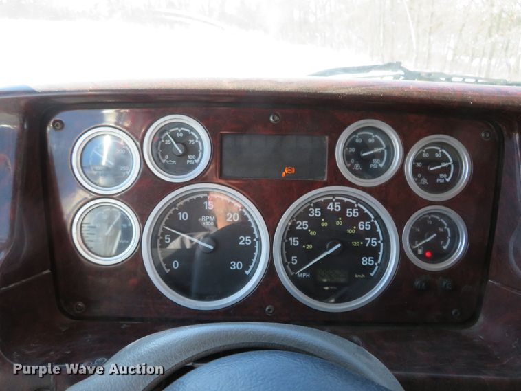 image for item GT9521 2006 Sterling LT9500  dump truck