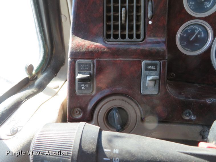 image for item GT9521 2006 Sterling LT9500  dump truck