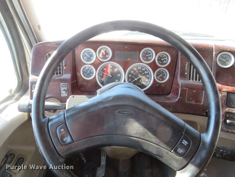 image for item GT9521 2006 Sterling LT9500  dump truck