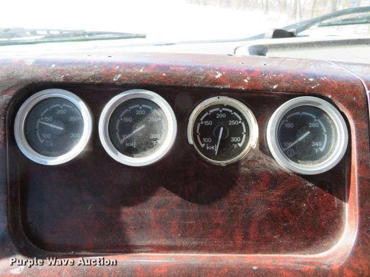 image for item GT9521 2006 Sterling LT9500  dump truck