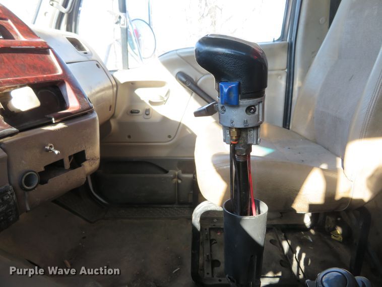 image for item GT9521 2006 Sterling LT9500  dump truck