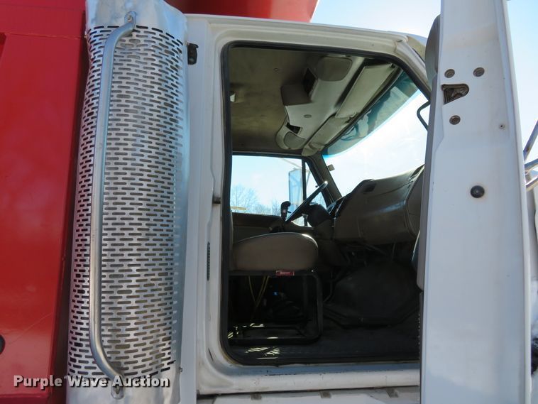 image for item GT9521 2006 Sterling LT9500  dump truck