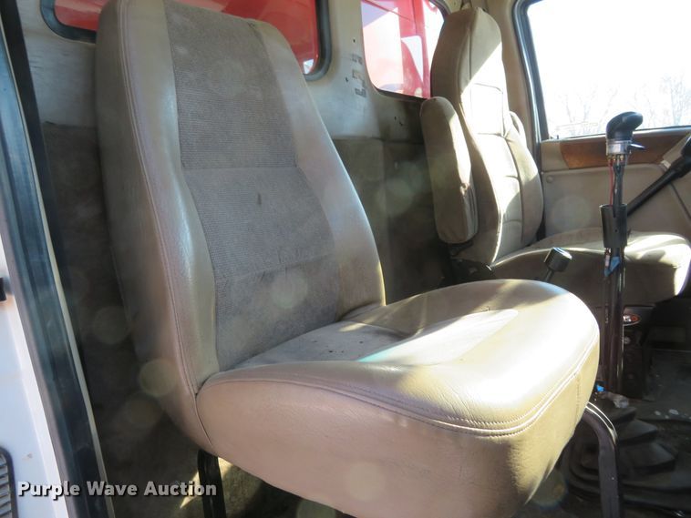 image for item GT9521 2006 Sterling LT9500  dump truck