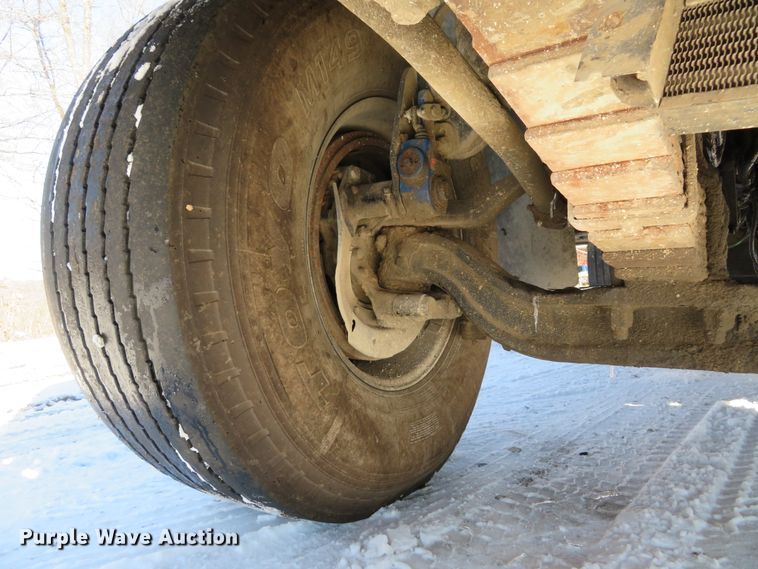 image for item GT9521 2006 Sterling LT9500  dump truck