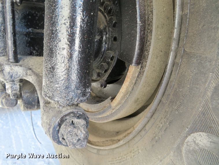 image for item GT9521 2006 Sterling LT9500  dump truck