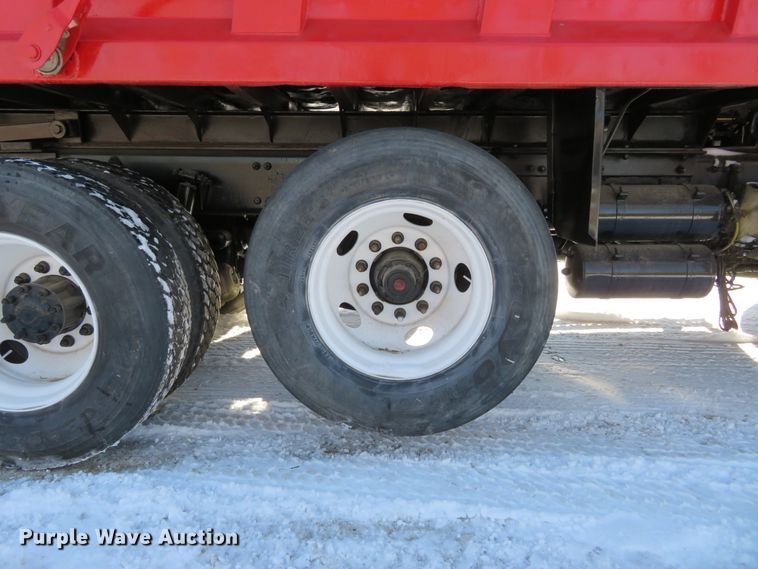 image for item GT9521 2006 Sterling LT9500  dump truck