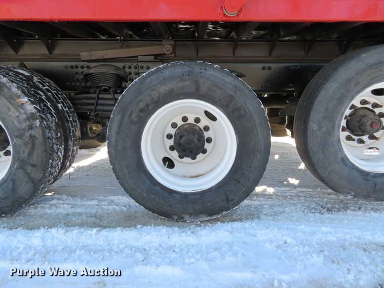 image for item GT9521 2006 Sterling LT9500  dump truck