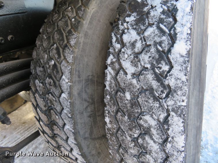 image for item GT9521 2006 Sterling LT9500  dump truck