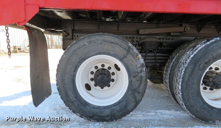 image for item GT9521 2006 Sterling LT9500  dump truck