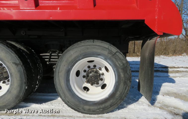 image for item GT9521 2006 Sterling LT9500  dump truck