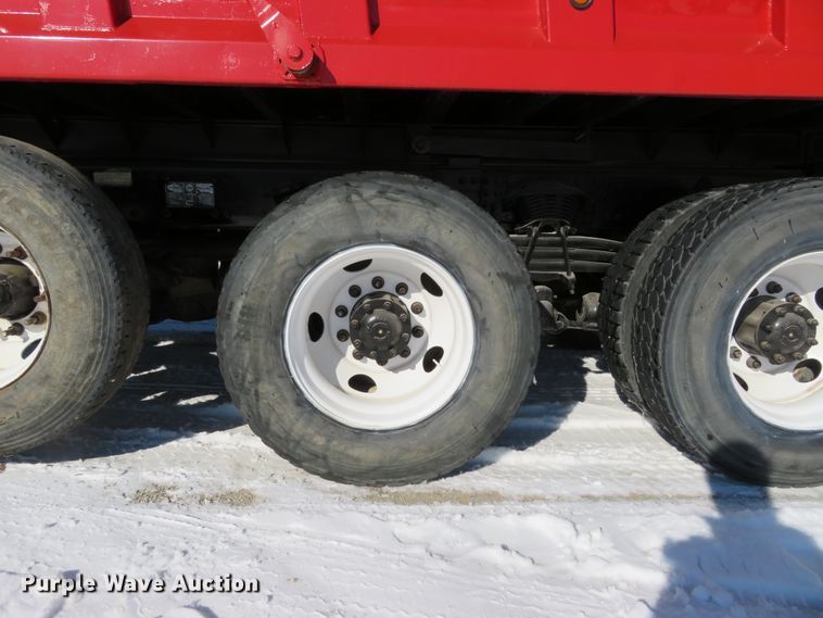 image for item GT9521 2006 Sterling LT9500  dump truck