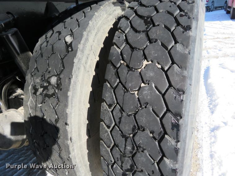 image for item GT9521 2006 Sterling LT9500  dump truck