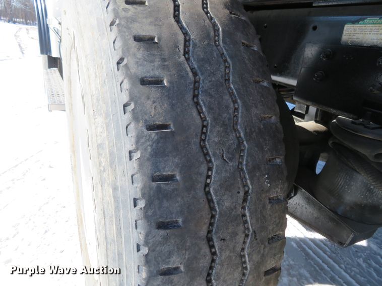 image for item GT9521 2006 Sterling LT9500  dump truck