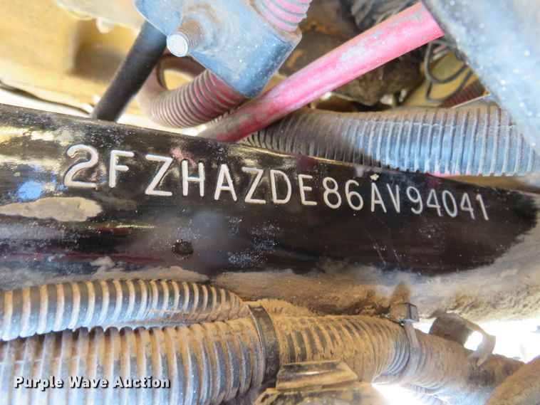 image for item GT9521 2006 Sterling LT9500  dump truck