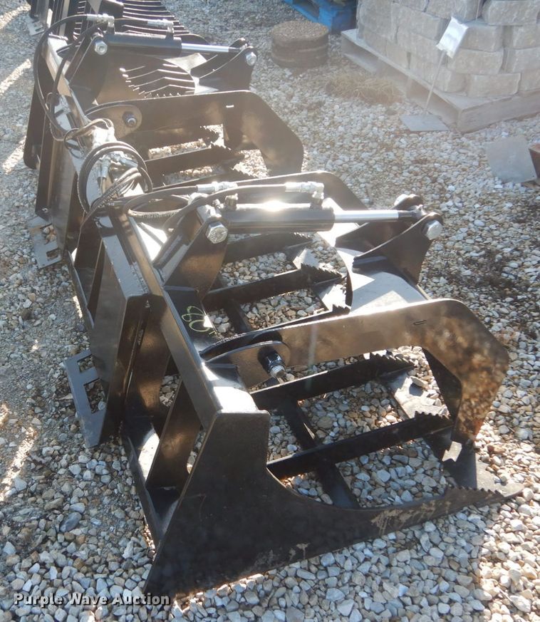 image for item GT9543 80"W skid steer grapple bucket