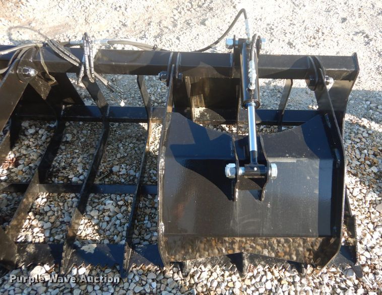 image for item GT9543 80"W skid steer grapple bucket
