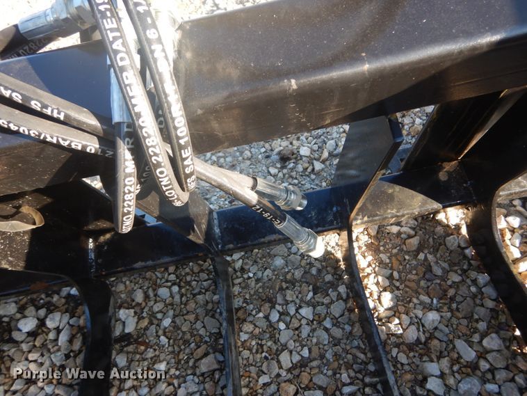 image for item GT9543 80"W skid steer grapple bucket