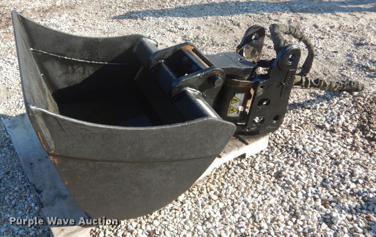 image for item GT9544 34"W excavator bucket