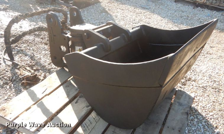image for item GT9544 34"W excavator bucket