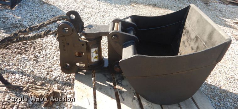 image for item GT9544 34"W excavator bucket