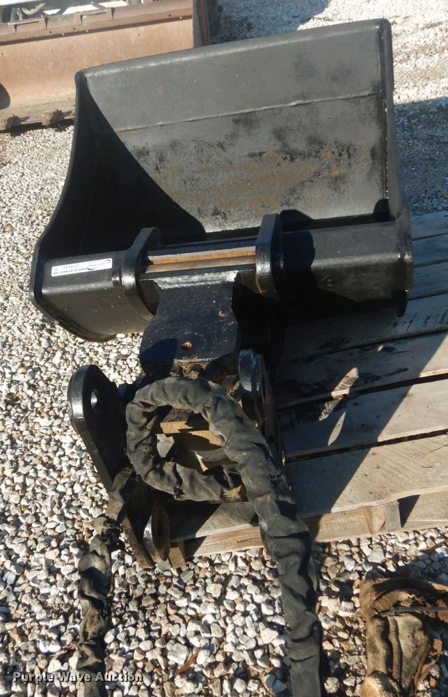 image for item GT9544 34"W excavator bucket