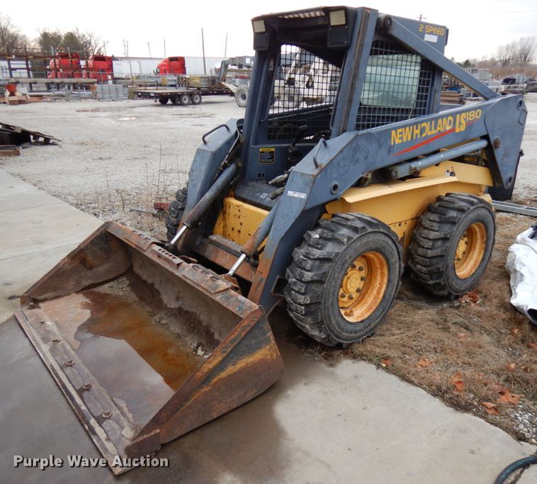 image for item HD9231 2001 New Holland LS180  skid steer loader