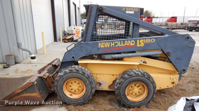 image for item HD9231 2001 New Holland LS180  skid steer loader