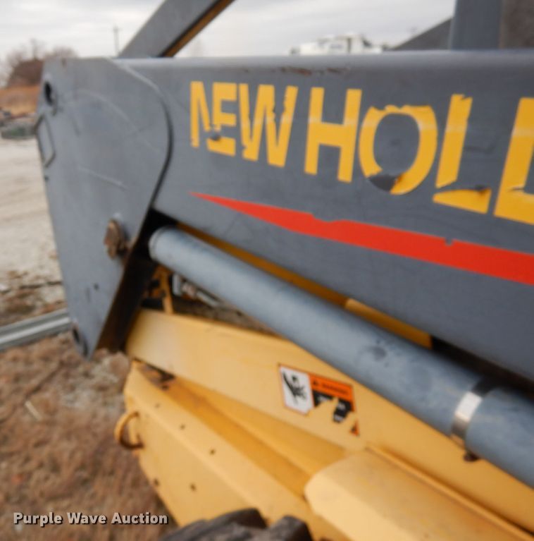 image for item HD9231 2001 New Holland LS180  skid steer loader