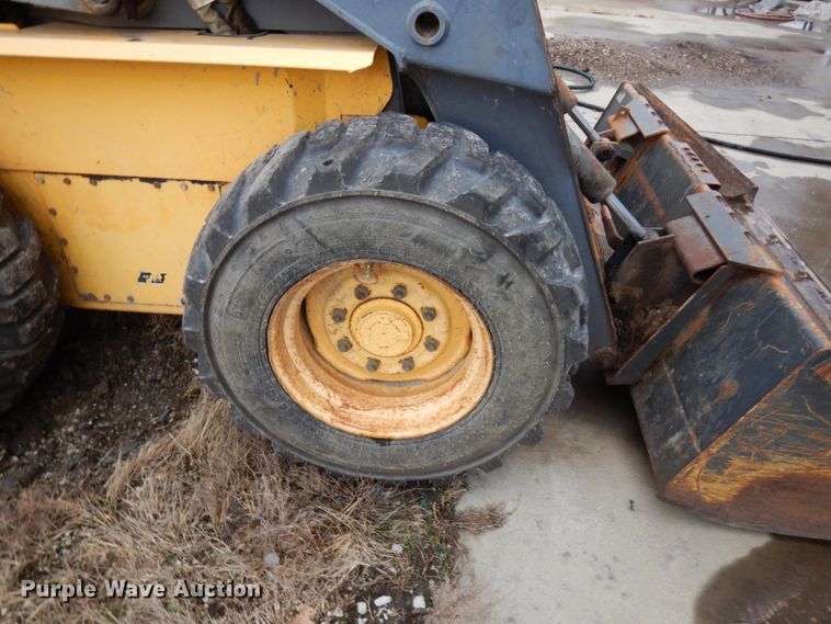 image for item HD9231 2001 New Holland LS180  skid steer loader