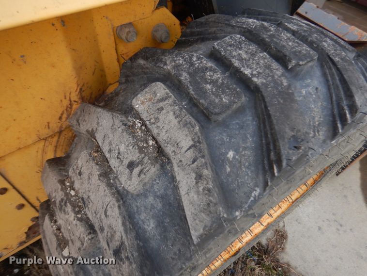 image for item HD9231 2001 New Holland LS180  skid steer loader