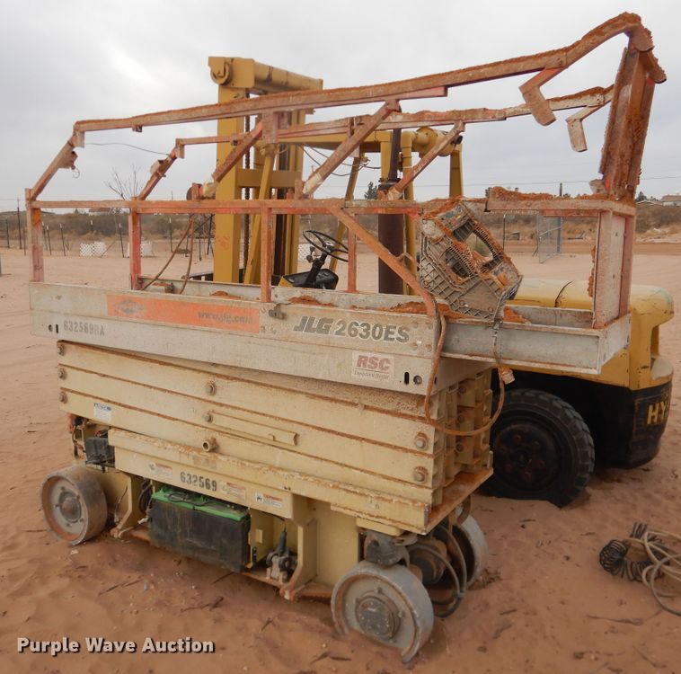 image for item HI9022 2003 JLG 2630ES  scissor lift