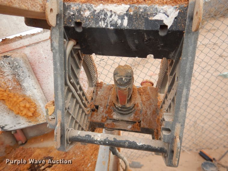 image for item HI9022 2003 JLG 2630ES  scissor lift