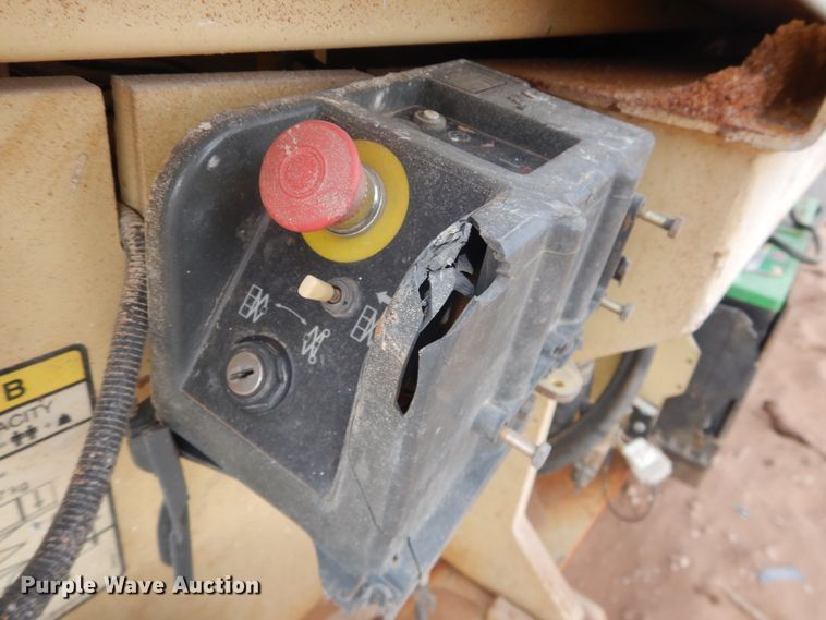 image for item HI9022 2003 JLG 2630ES  scissor lift