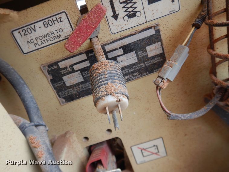 image for item HI9022 2003 JLG 2630ES  scissor lift