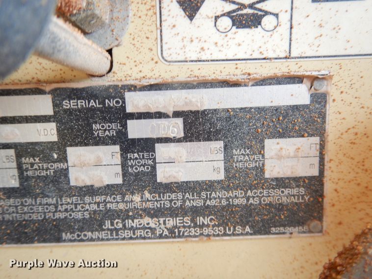 image for item HI9022 2003 JLG 2630ES  scissor lift