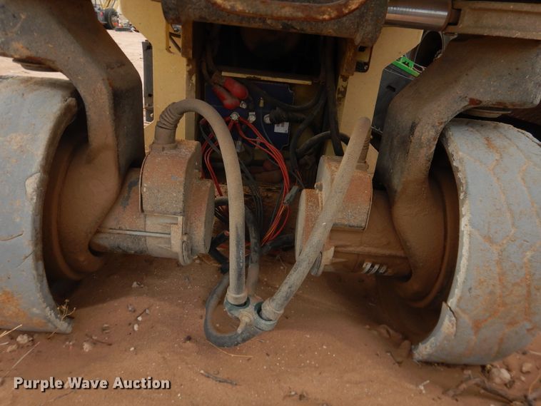 image for item HI9022 2003 JLG 2630ES  scissor lift