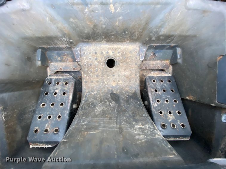 image for item HR9350 2012 John Deere 323D  tracked skid steer loader