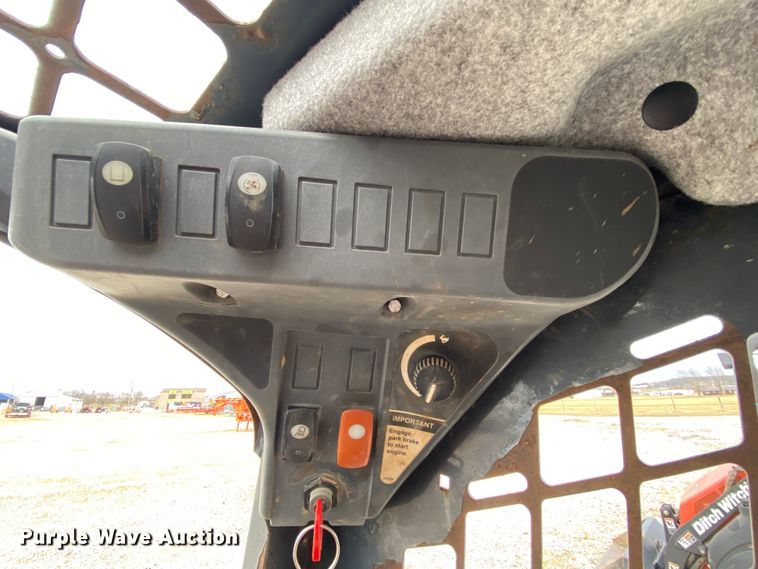 image for item HR9350 2012 John Deere 323D  tracked skid steer loader