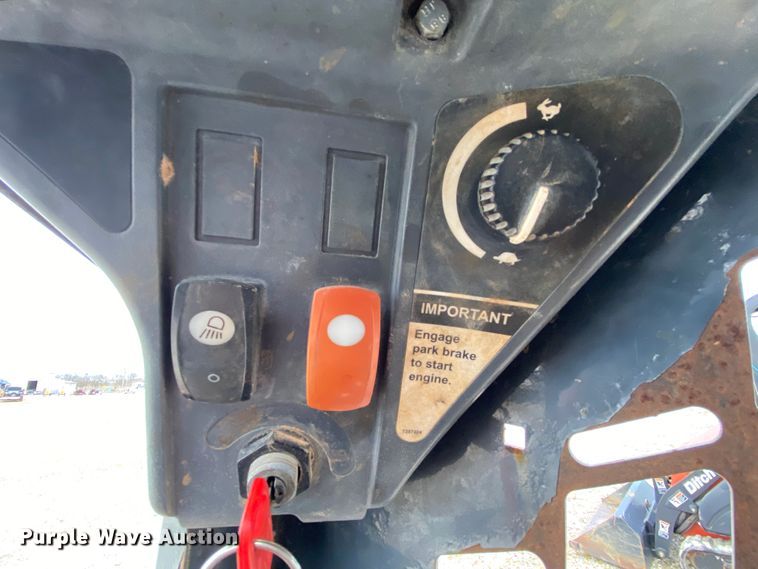 image for item HR9350 2012 John Deere 323D  tracked skid steer loader