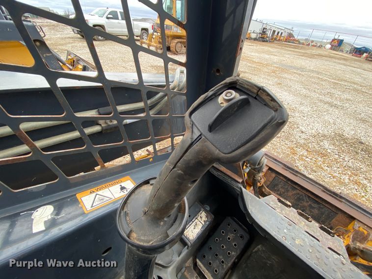 image for item HR9350 2012 John Deere 323D  tracked skid steer loader