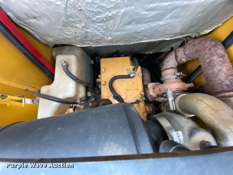 image for item HR9350 2012 John Deere 323D  tracked skid steer loader