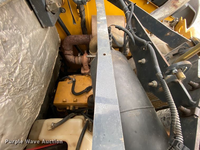 image for item HR9350 2012 John Deere 323D  tracked skid steer loader