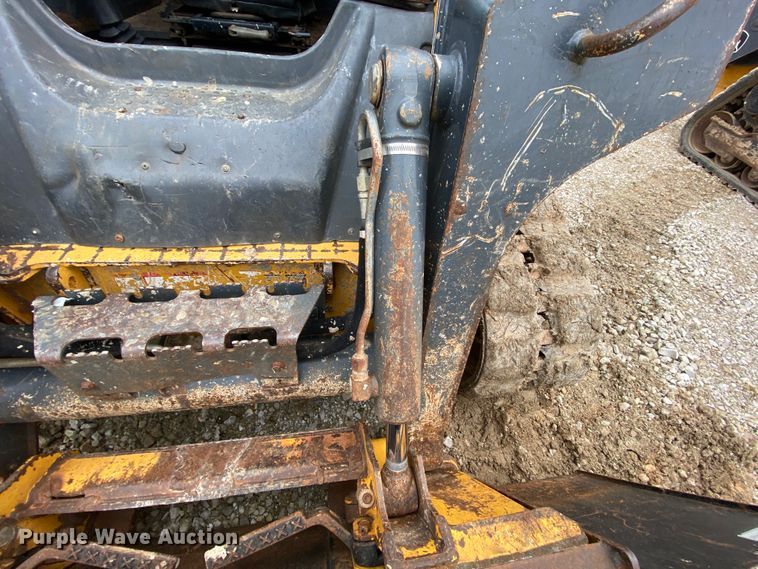 image for item HR9350 2012 John Deere 323D  tracked skid steer loader
