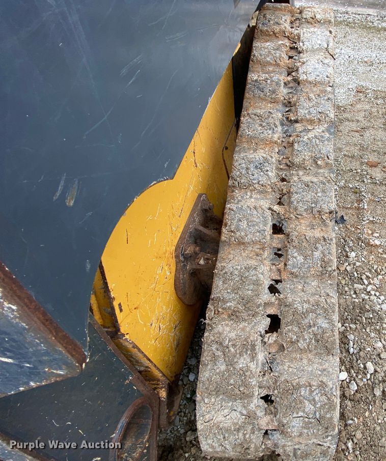 image for item HR9350 2012 John Deere 323D  tracked skid steer loader