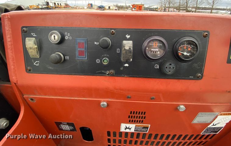 image for item HR9351 2006 Ditch Witch XT850  mini excavator / tool carrier