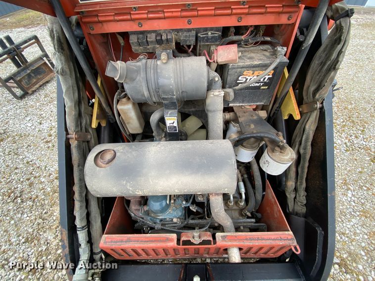 image for item HR9351 2006 Ditch Witch XT850  mini excavator / tool carrier