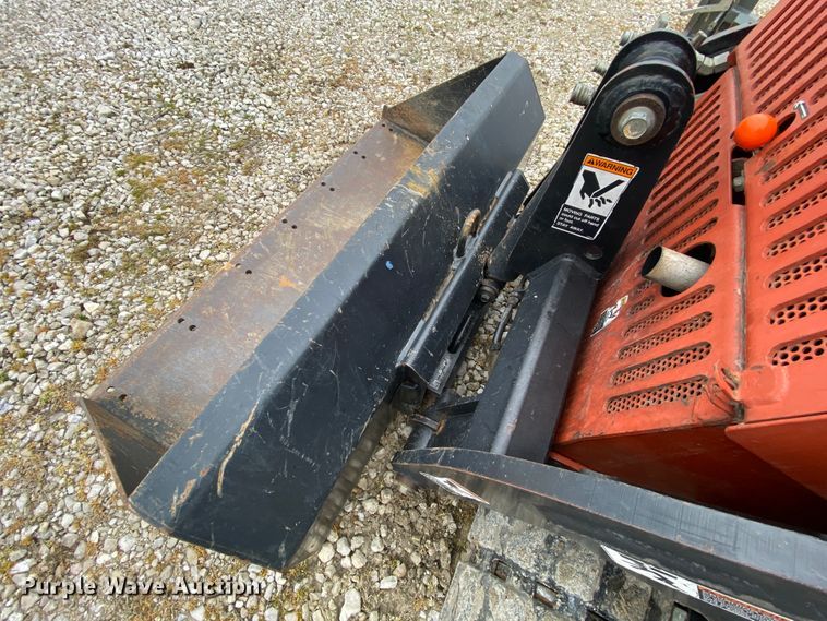 image for item HR9351 2006 Ditch Witch XT850  mini excavator / tool carrier